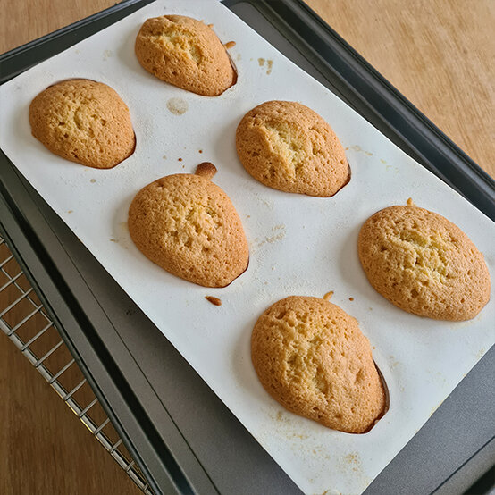 Idea_how-to-make-bunny-mini-cakes_step2a.jpg?sw=554&q=85