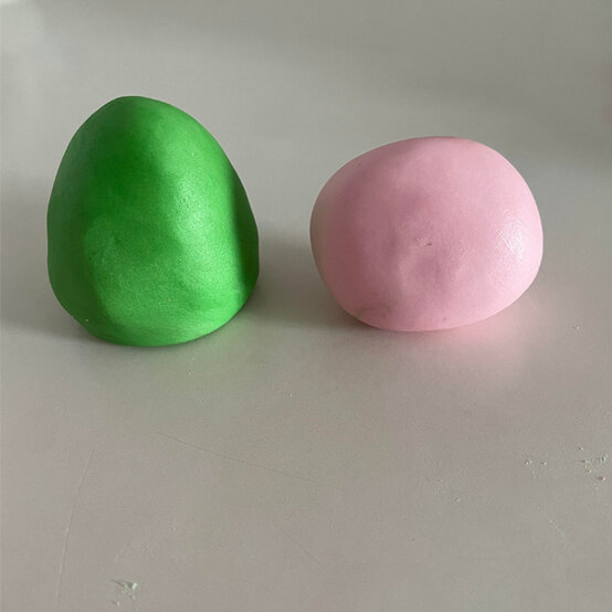 idea_how-to-decorate-a-rocket-cake_step19b.jpg?sw=554&q=85