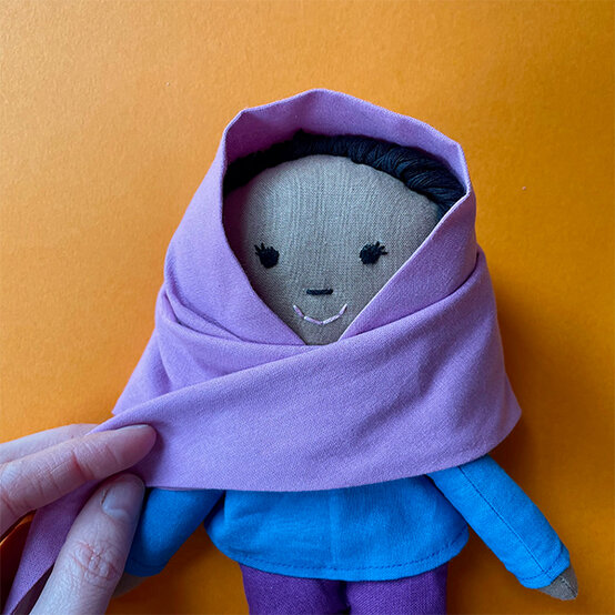 how%2Dto%2Dsew%2Da%2Ddoll%5Fstep%2D21b.jpg?sw=554&q=85