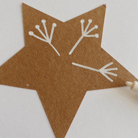 how_to_make_cardboard_decs_step_9.jpg?sw=554&q=85