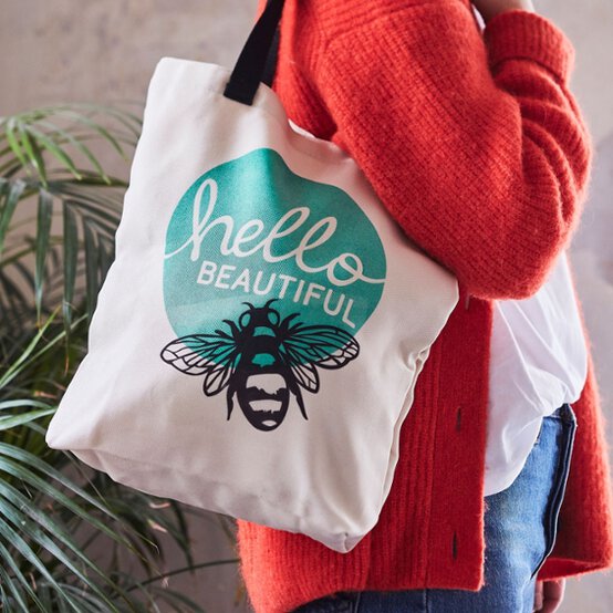 how_to_make_a_hello_beautiful_tote_bag.jpeg?sw=554&q=85