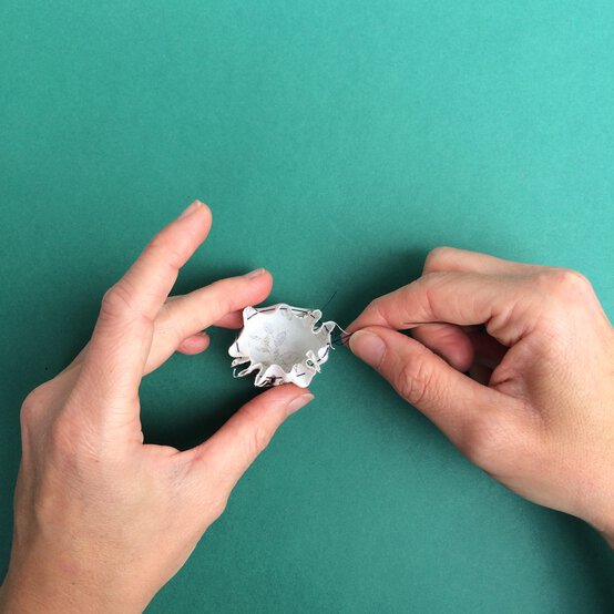 fabric-scrap-garland_step5.jpg?sw=554&q=85