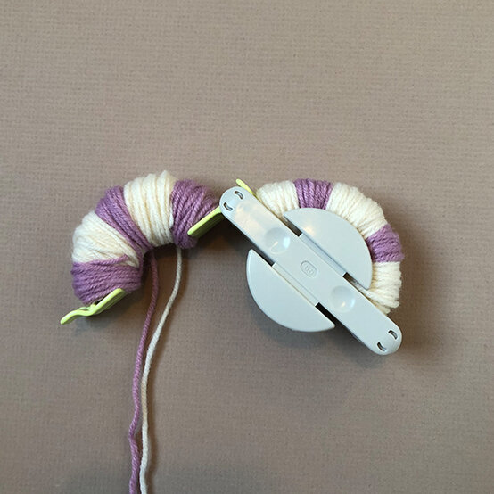 pom-pom-egg_step7.jpg?sw=554&q=85