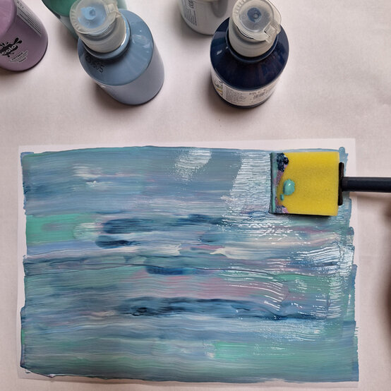 idea_paper-winter-bobble-hat_step1d.jpg?sw=554&q=85