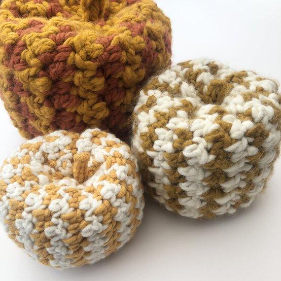 how-to-crochet-a-collection-of-pumpkins-step-3.jpg?sw=554&q=85
