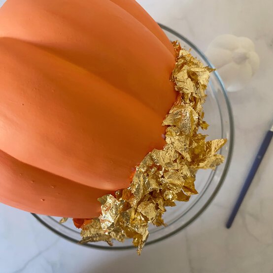 sophisticated-halloween-2020_step-7.jpg?sw=554&q=85