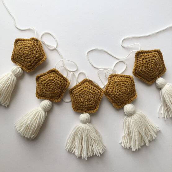 Christmas-stash-busting-ideas_Star17.jpg?sw=554&q=85