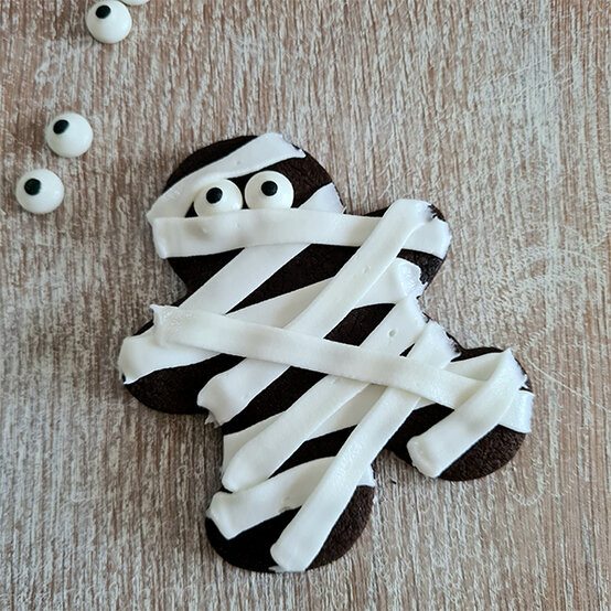 gingerbread-mummies-4b.jpg?sw=554&q=85