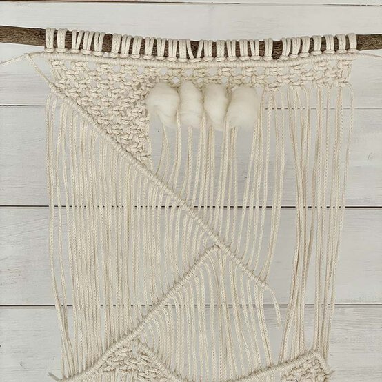 How-to-make-an-autumn-macraweave_step-13.jpg?sw=554&q=85