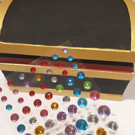 idea_kids-pirate-accessories-chest_step4.jpg?sw=554&q=85