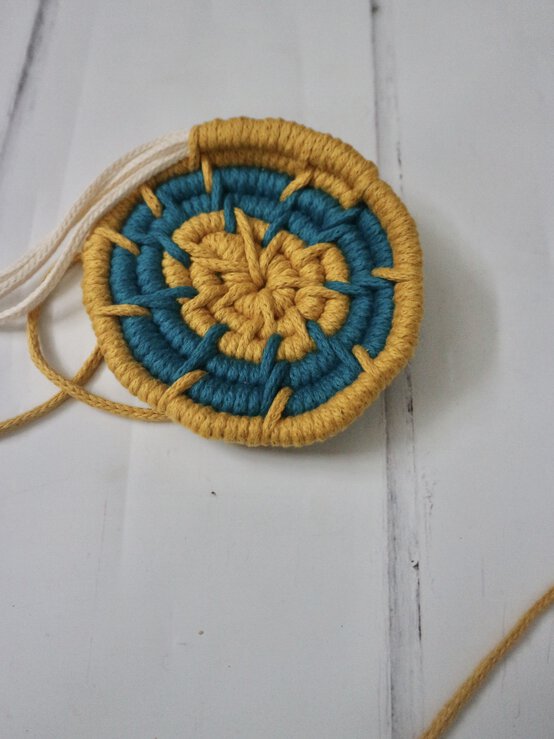 how_to_make_a_basket_9.jpg?sw=554&q=85