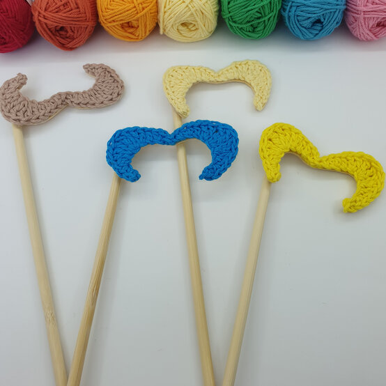 Idea_How-to-Crochet-a-Mustache_Moustache-1.jpg?sw=554&q=85