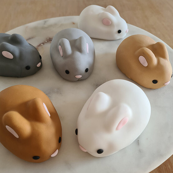 Idea_how-to-make-bunny-mini-cakes_step4c.jpg?sw=554&q=85