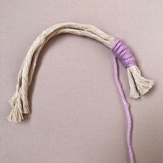 yarn-wrapped-bunny_step1b.jpg?sw=554&q=85