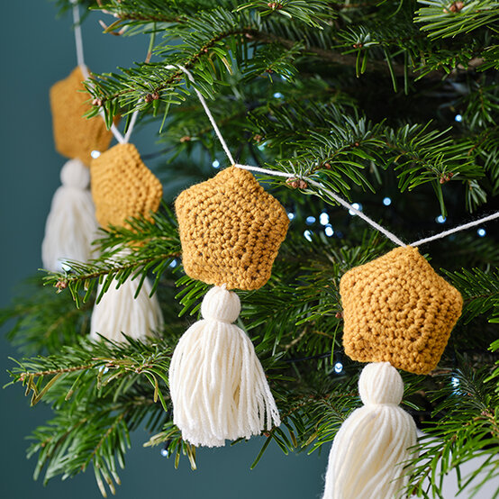 star-garland.jpg?sw=554&q=85