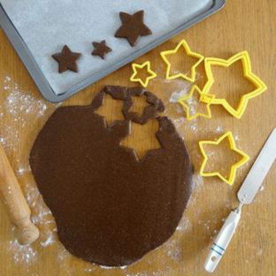 lebkuchen-biscuits-step-4.jpg?sw=554&q=85