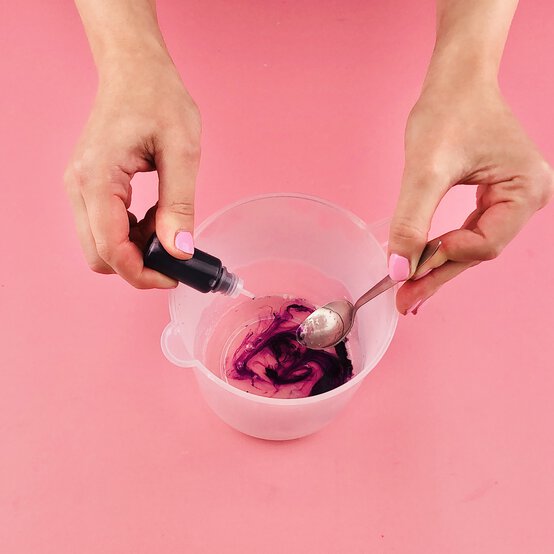 how-to-make-tartan-soap-step2.jpg?sw=554&q=85