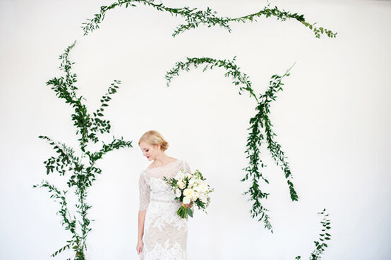 diy-vine-wall-backdrop-23.jpg?sw=554&q=85