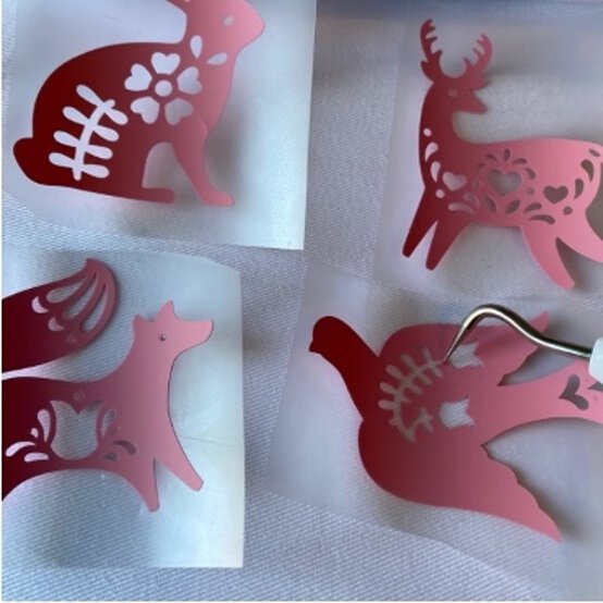 Alternative%20Christmas%20Crackers_Step7_2.jpeg?sw=554&q=85