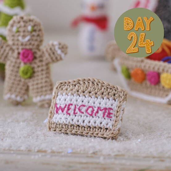 Gingerbread%2Dtown%2Dadvent%2Dcal%5Fday%2D24.jpg?sw=554&q=85
