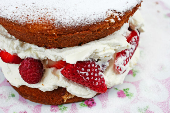 victoria-sponge-2-r100.jpg?sw=554&q=85