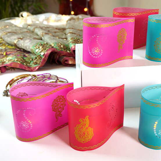 cricut_lanterns-for-diwali_step7.jpg?sw=554&q=85