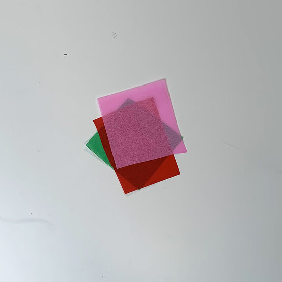 wreath_card_tissue_paper_step_5.jpg?sw=554&q=85