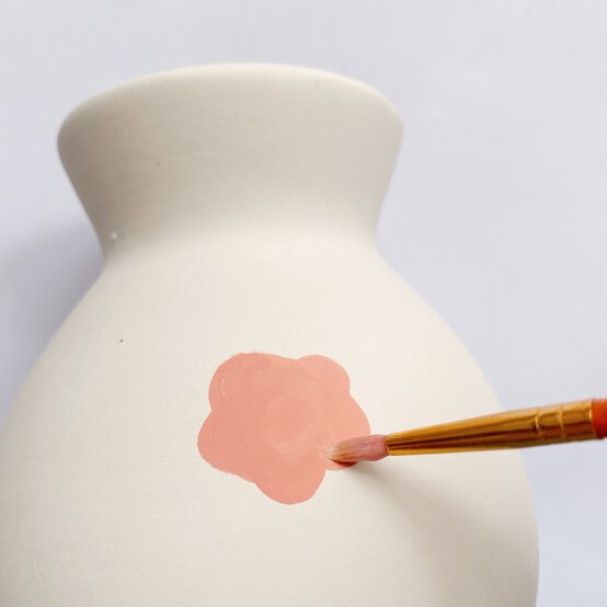 3-ways-to-decorate-vases-9.jpg?sw=554&q=85