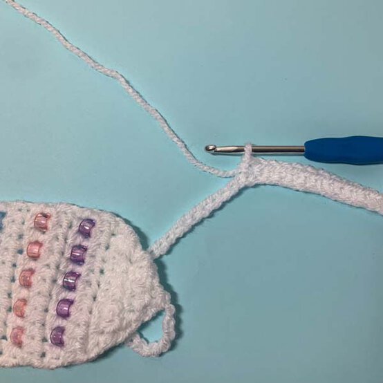 ideas%5Fhow%2Dto%2Dcrochet%2Da%2Dheadband%5Fbeaded%2Dheadband%5Fstep%2D2c.jpg?sw=554&q=85