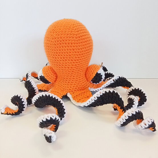artisan-hazel-berry-amigurumi-octopus.jpg?sw=554&q=85