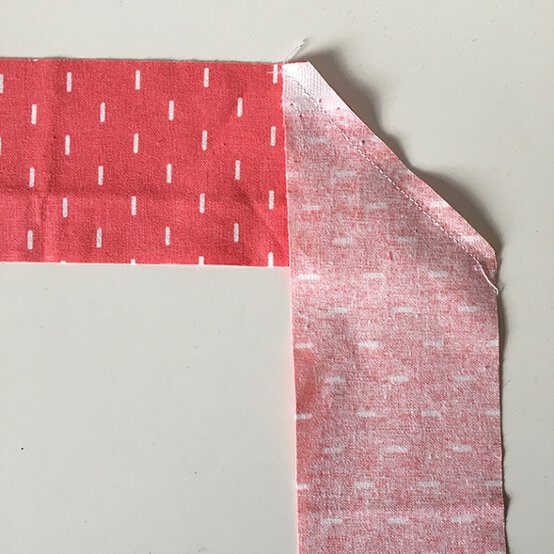 modern-quilted-wall-hanging-step16.jpeg?sw=554&q=85