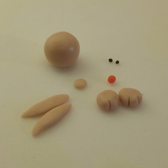 carrot-topper-cupcakes-7.jpg?sw=554&q=85