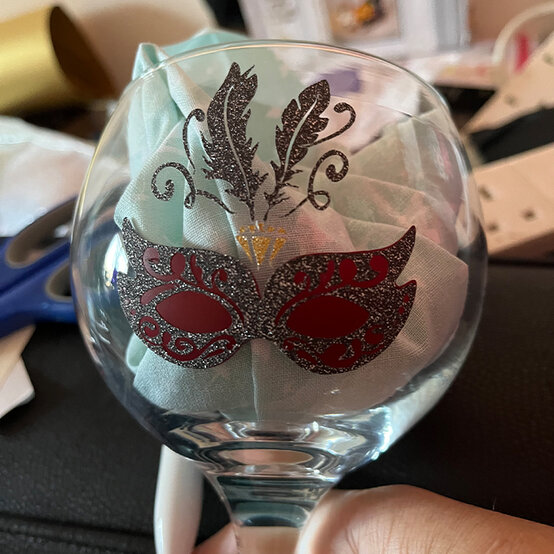 artisan-april-french-sewwt-16.jpg?sw=554&q=85