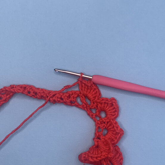 ideas%5Fhow%2Dto%2Dcrochet%2Da%2Drose%5Ffront%2D4.jpg?sw=554&q=85