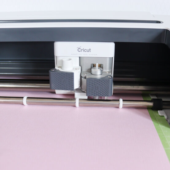 cricut_how-to-make-an-adventure-scrapbook-layout_step2.jpg?sw=554&q=85