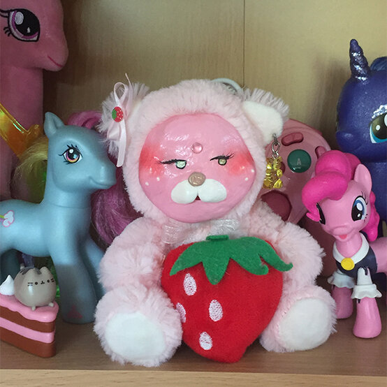 artisan-rosie-ballam-teddy-bear.jpg?sw=554&q=85