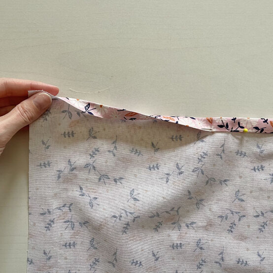 ideas_how-to-sew-a-ruffle-cushion_step-7.jpg?sw=554&q=85