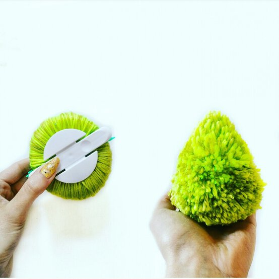 5.-xmas-tree-pom-pom_.jpg?sw=554&q=85