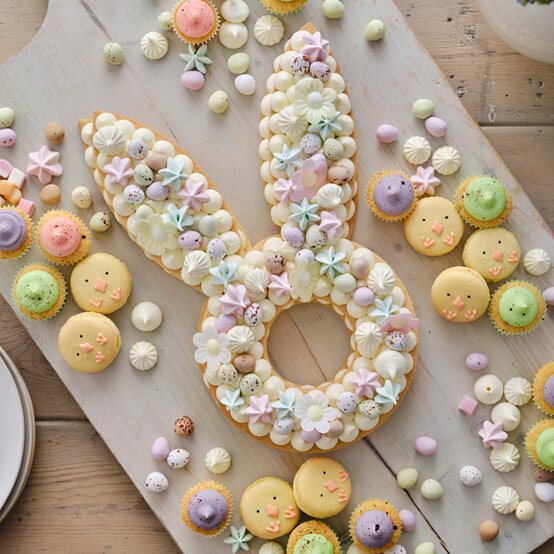 idea_layered-bunny-cake_step5.jpg?sw=554&q=85