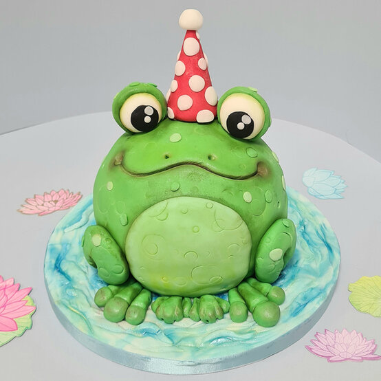idea_how-to-make-a-frog-cake_step15.jpg?sw=554&q=85