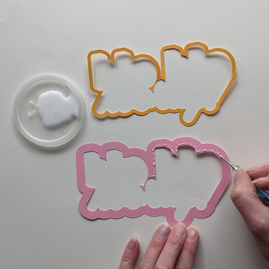 idea_cricut-how-to-make-a-shaker-cake-topper_step3a.jpg?sw=554&q=85