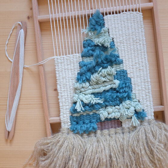 27_xmas_weave.jpg?sw=554&q=85