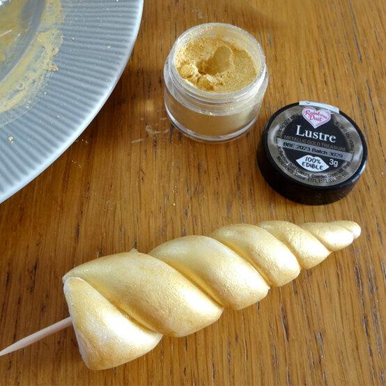 unicorn-cake_step8.jpg?sw=554&q=85