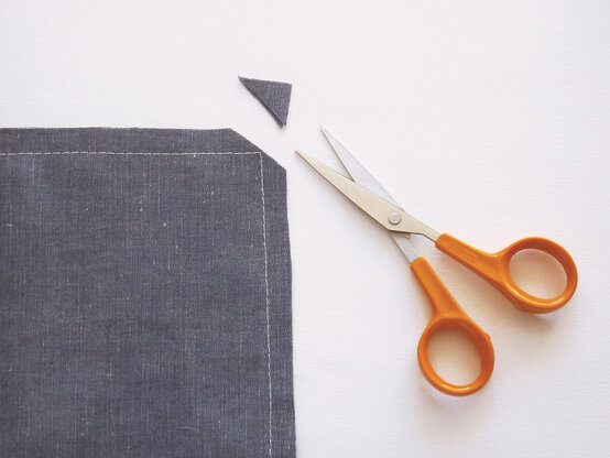 trimmed_corner_sewing_11.1.jpg?sw=554&q=85