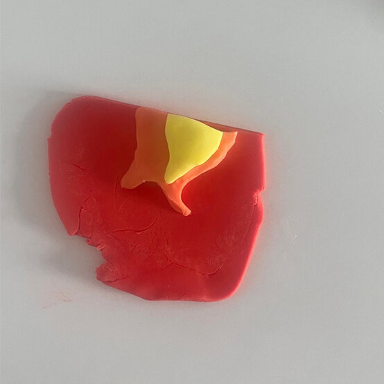 idea_how-to-decorate-a-rocket-cake_step16g.jpg?sw=554&q=85