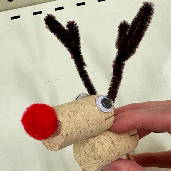 idea%5Fchristmas%2Dcrafts%2Dfor%2Dkids%2Dreindeer%5Fstep%2D5.jpg?sw=554&q=85