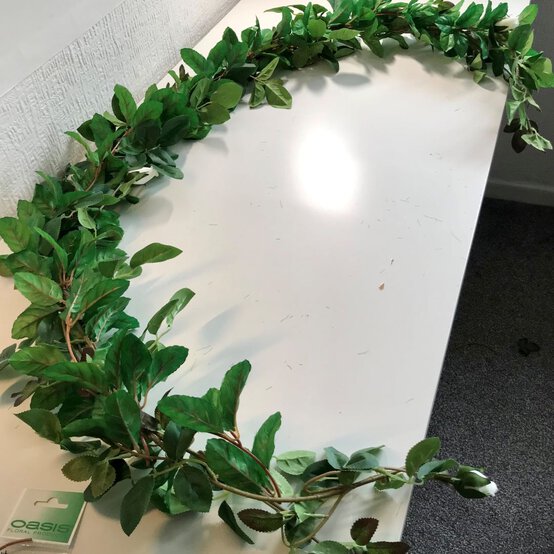 Idea_how-to-make-a-spring-garland_step2b.jpeg?sw=554&q=85