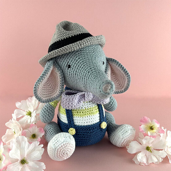 artisan-suzy-springall-crochet-elephant.jpg?sw=554&q=85