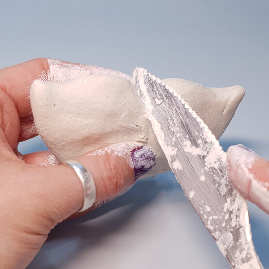 Idea_how-to-make-a-yarn-bowl-with-air-drying-clay_step9c.jpg?sw=554&q=85