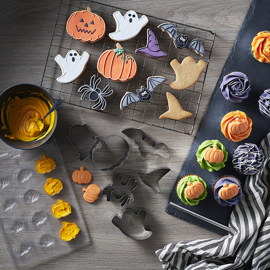 halloween%2Dbaking.jpg?sw=554&q=85